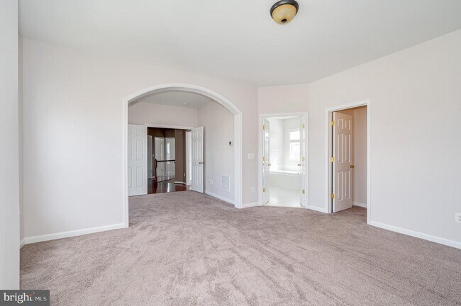 Building Photo - 54 Field Crest Ct