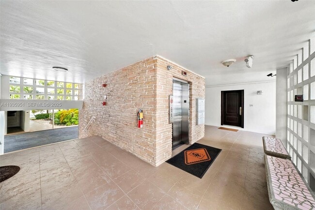 Building Photo - 10001 E Bay Harbor Dr