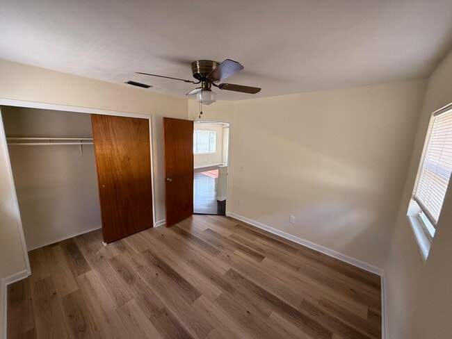 Building Photo - 1002 Jeffords St