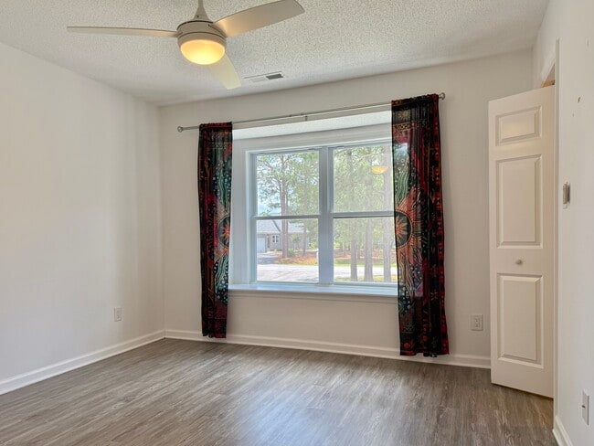 Building Photo - 7162 Windward Dr