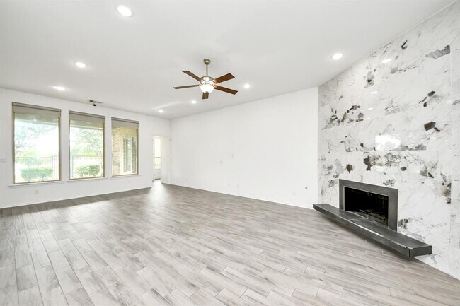 Building Photo - 10910 Wardrop Pl
