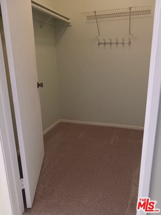 Building Photo - 533 S St Andrews Pl