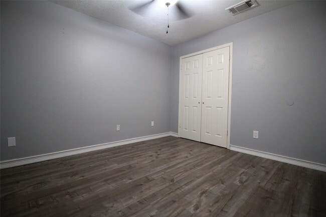 Building Photo - 20074 Crazy Horse Cir