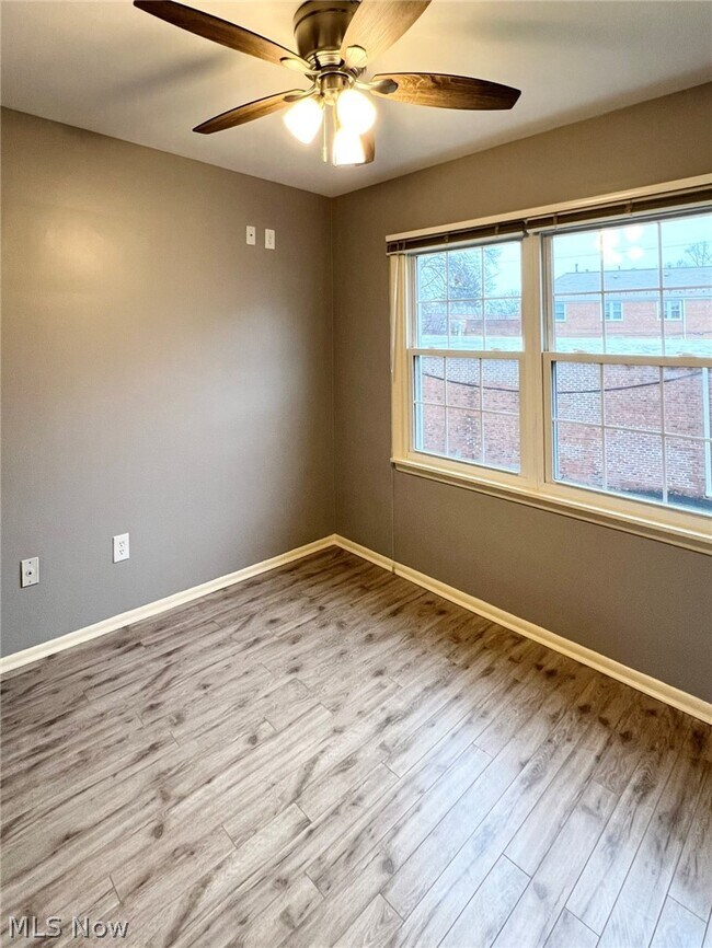 Building Photo - 20301 Shelburne Rd