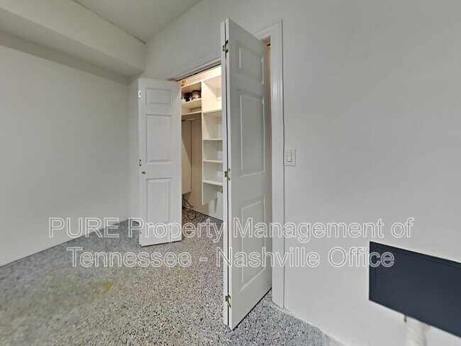 Building Photo - 165 Hicks Rd