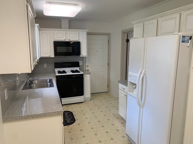 Building Photo - 719 Dodd Dr