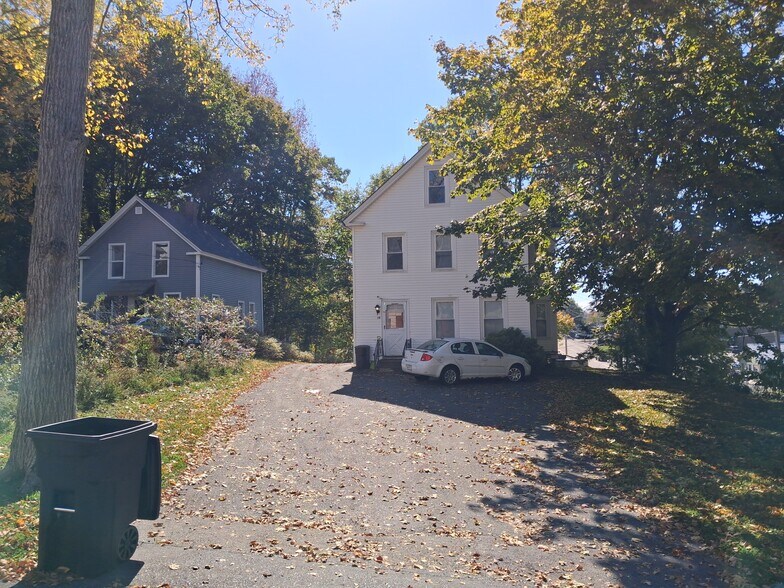 Building Photo - 10 Grand St