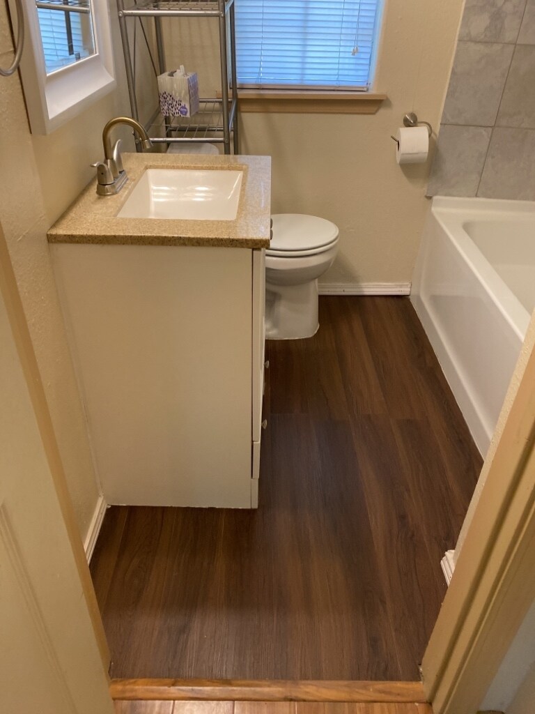 Building Photo - 156 S Grape Ave