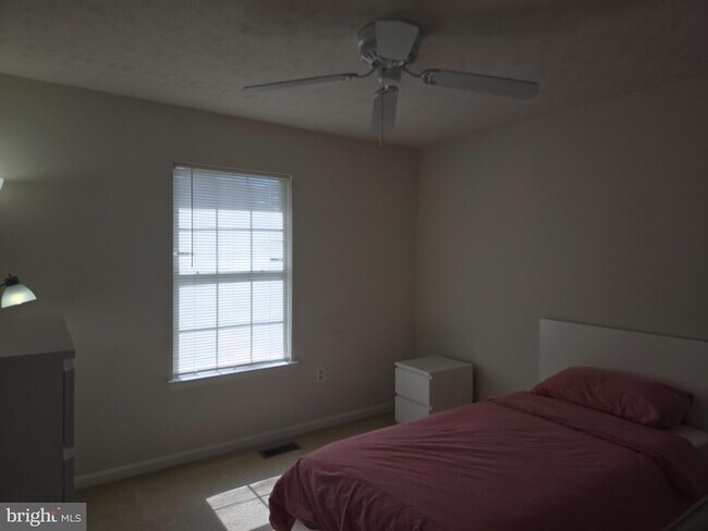 Building Photo - 206 Park Brook Ct