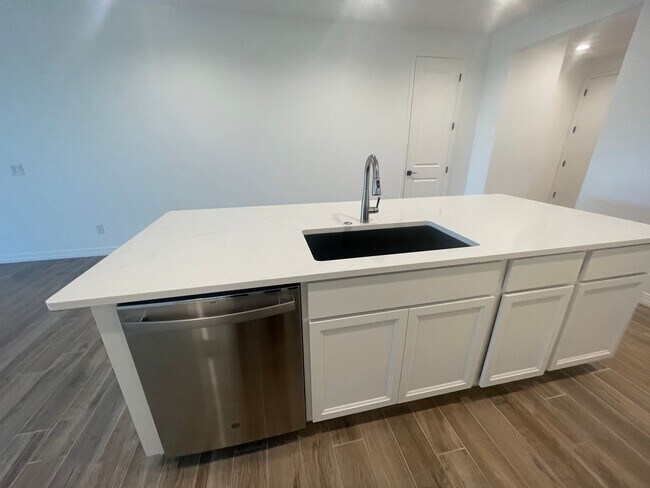 Building Photo - 13419 W Crimson Ter