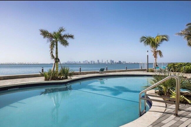 Building Photo - 7501 E Treasure Dr