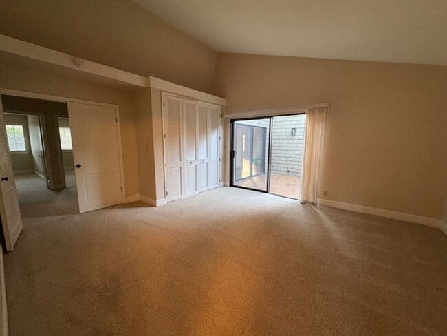 Building Photo - Wonderful 3 bedroom, 2 bath single level home in desirable Orinda Woods community-now available f...