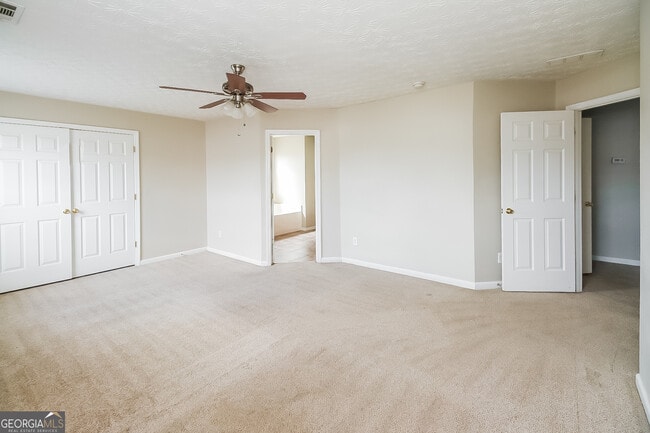 Building Photo - 415 Parkside Way