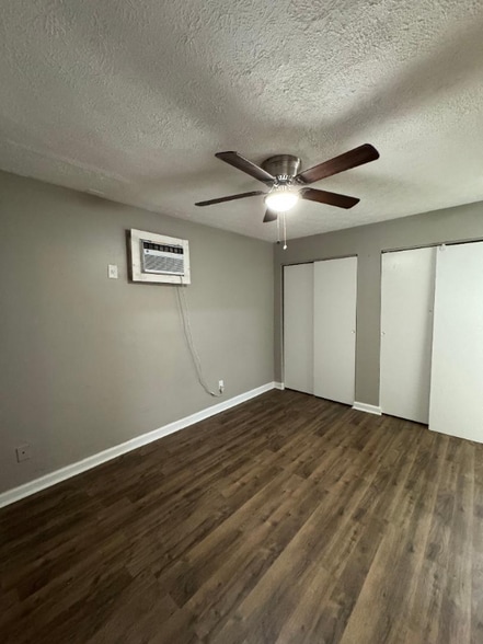 Building Photo - 2602 Chesterfield Ct