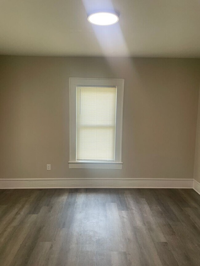 Building Photo - 4511 Lansing Dr