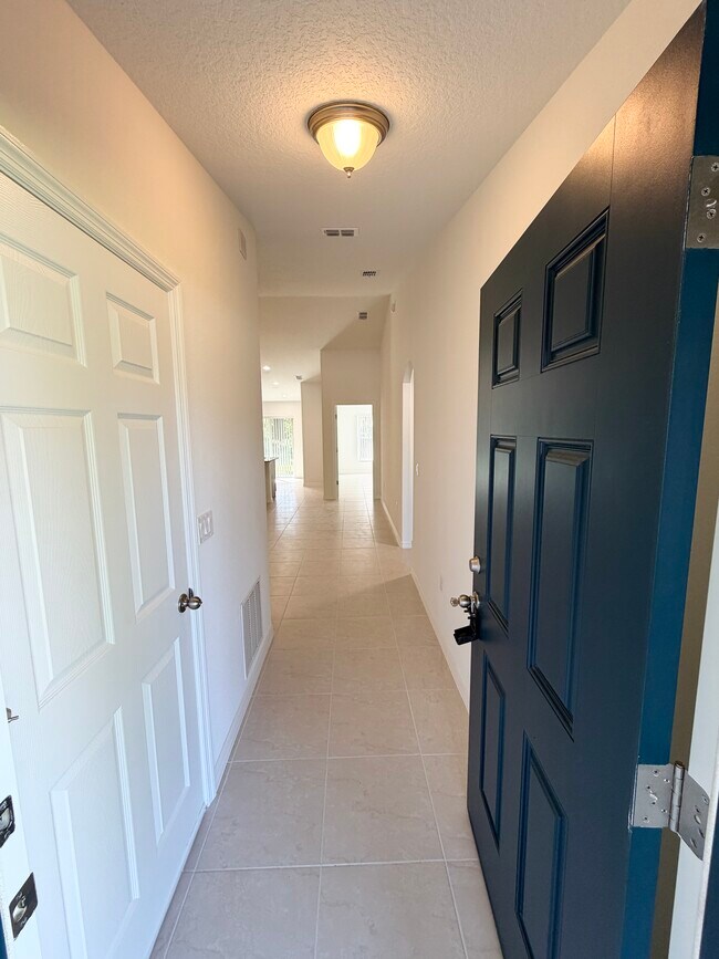 Building Photo - 2 Whee Pl