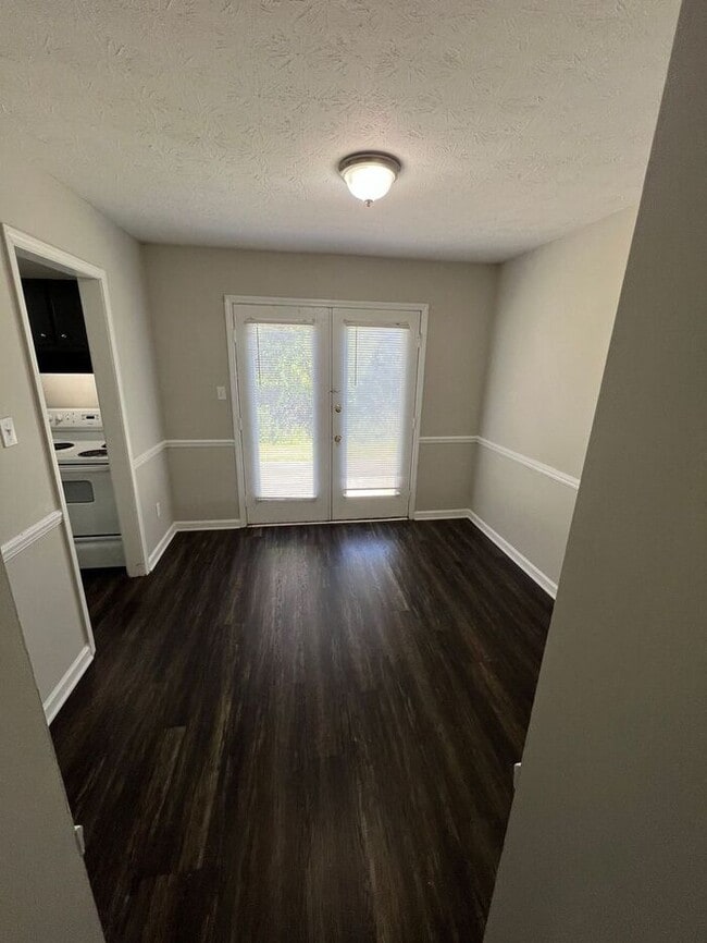 Building Photo - Ready Now!!! 2 bedroom 1.5 bath townhome off of Lenora Church Rd.!!