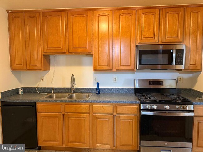 Building Photo - 4402 Sellman Rd