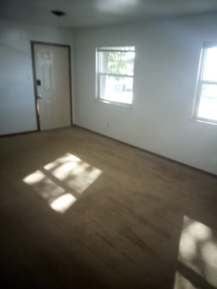 Building Photo - 108 Sandstone Ct