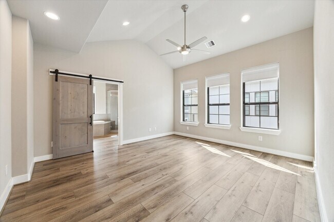 Building Photo - 1214 W 25th St