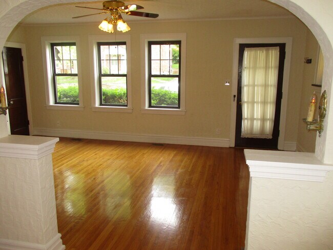 Building Photo - 1081 Terrace Dr