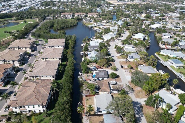 Building Photo - 3470 Lakeview Dr