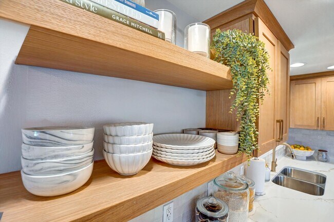 Building Photo - Spacious 4-Bedroom Whittier Home with Updated Kitchen