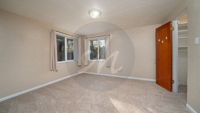 Building Photo - Make This Spacious 2-Bedroom Duplex Your Next Home