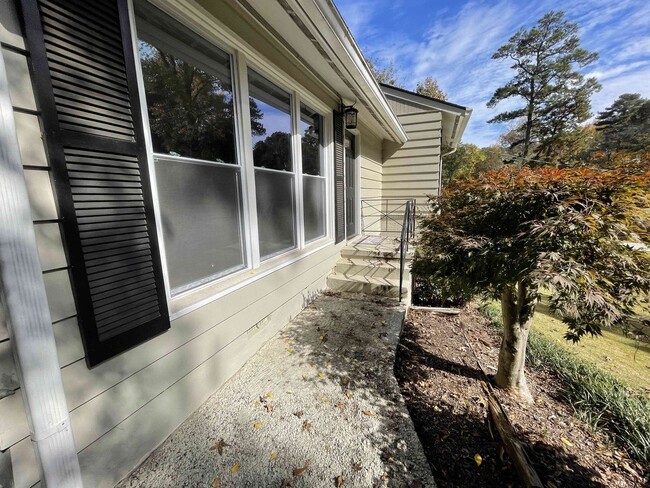 Building Photo - Smyrna - 3BR / 2BA