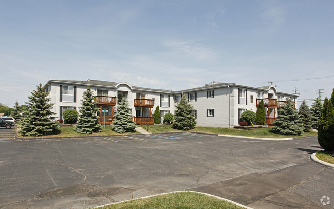 Primary Photo - Pinewood Condominiums