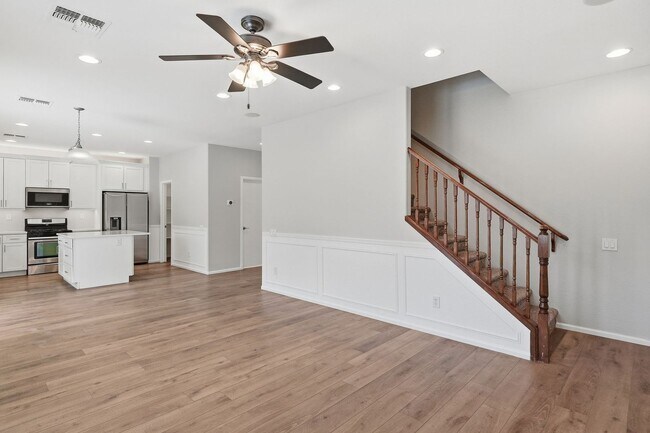 Building Photo - Spacious 4 Bedroom 2 Bath In Peoria with Pool and Sports Court