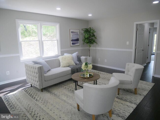 Building Photo - 35600 Sassafras Dr
