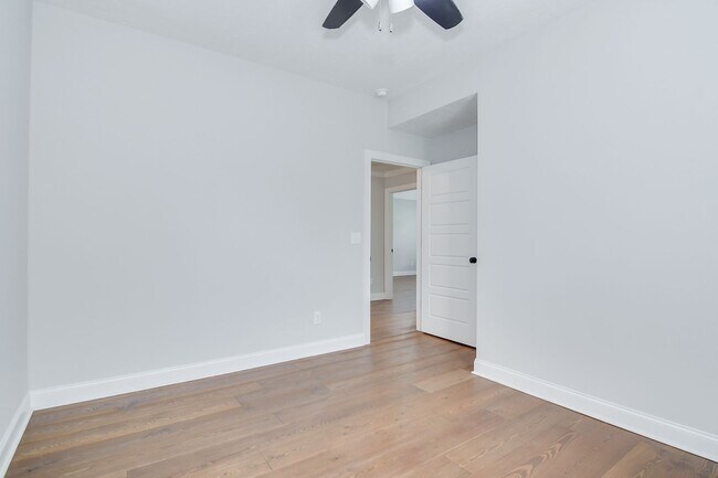 Building Photo - Beauty in Riverwood on Corner Lot!
