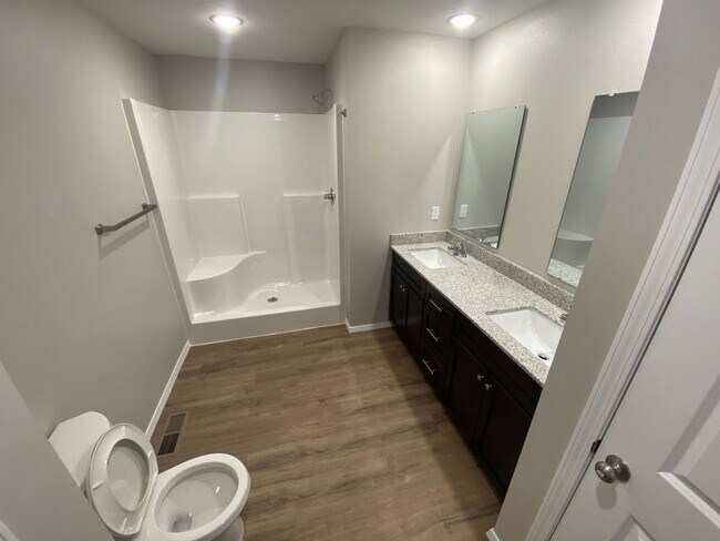 Building Photo - Great spacious home in Willard