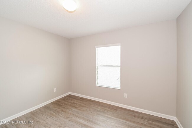 Building Photo - 9087 Gloucestershire Ct