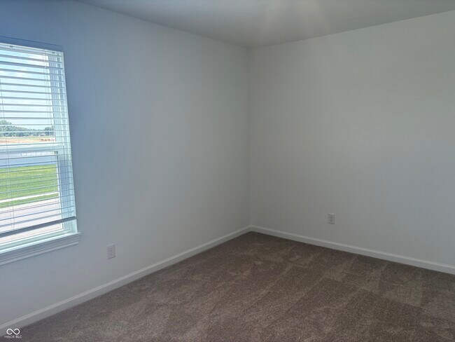 Building Photo - 354 N Grand Oak Dr