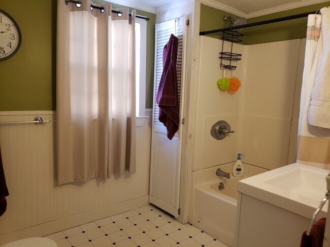 Building Photo - 23 Gannett St