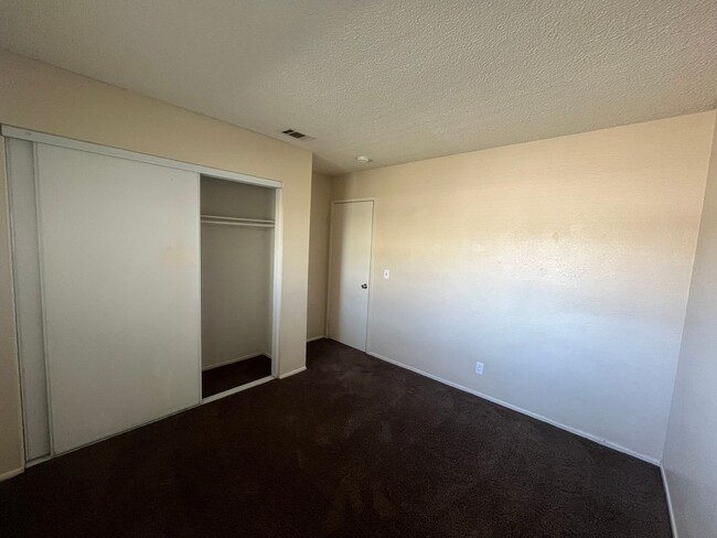 Building Photo - 1161 Barstow Rd