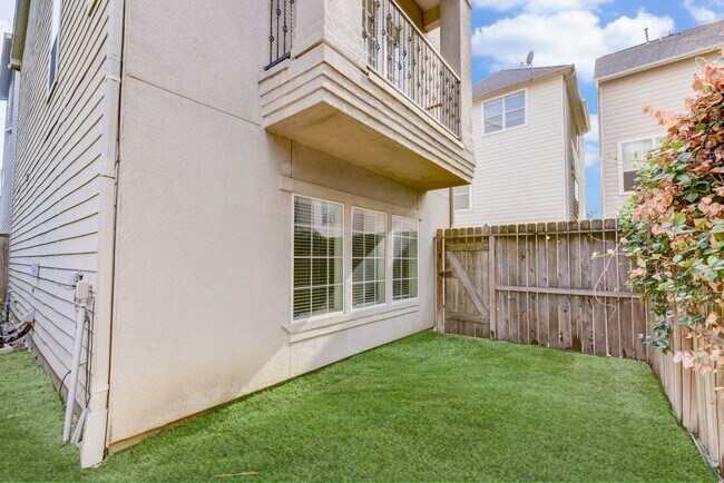 Building Photo - 3 Story home in private gated community!