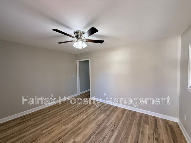 Building Photo - 2416 Owen St