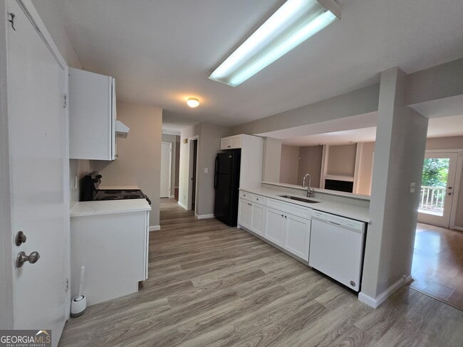 Building Photo - 108 Hearthstone Reach