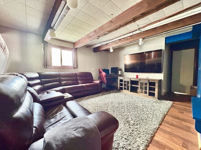 Building Photo - Twyckenham Hills Gem – 4BR with Lower Level Family Suite