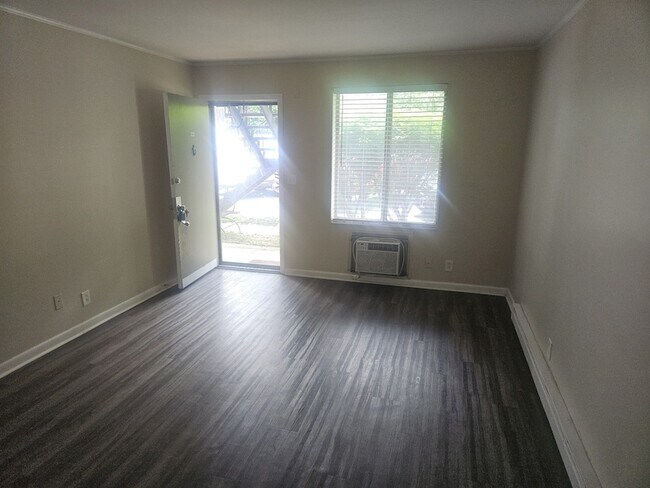 Building Photo - 2601 Hillsboro Pike