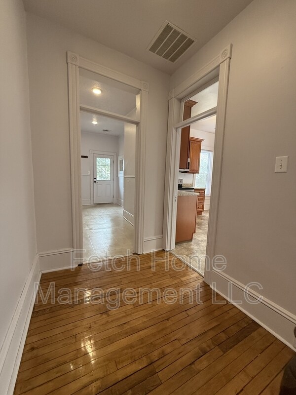 Building Photo - 125 E State St