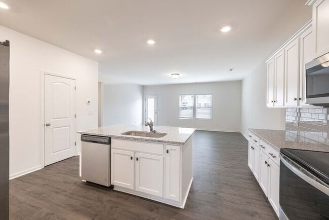 Building Photo - 4 Bedroom Home Piedmont School District - AVAILABLE FEBRUARY 2026