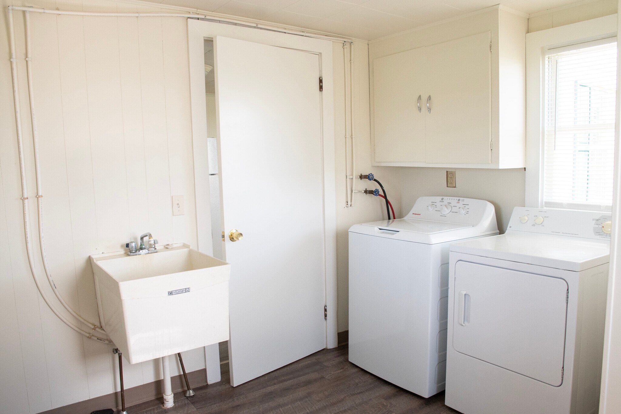 Building Photo - 488 S Colebrook Rd