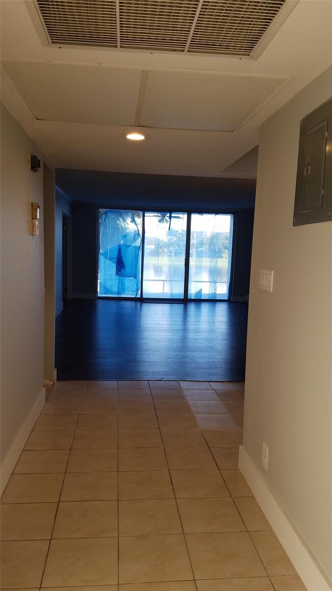 Building Photo - 3100 N Course Ln