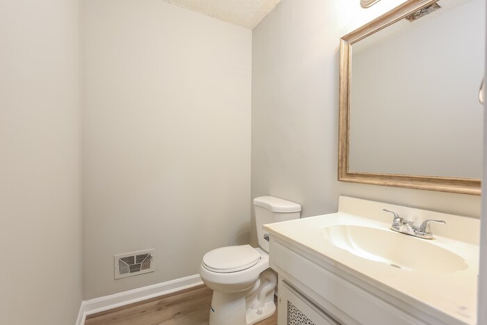 Building Photo - 421 Sellwood Cir