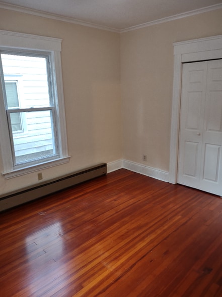 Building Photo - 304 Hall Ave