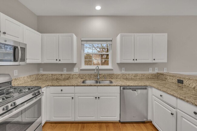 Building Photo - Spotless home for rent in sought after Fie...